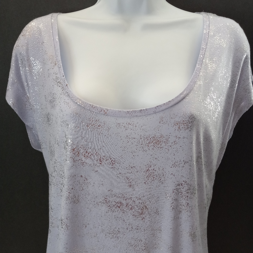 Jennifer Lopez Metallic Sparkly Tee - Picture 2 of 7